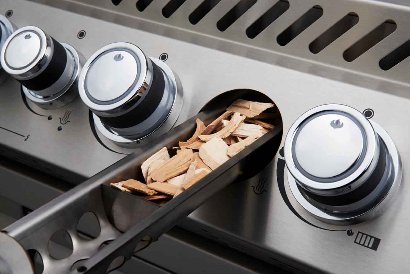 Gas Grill with Infrared Rear Burner - Prestige PRO™ 665